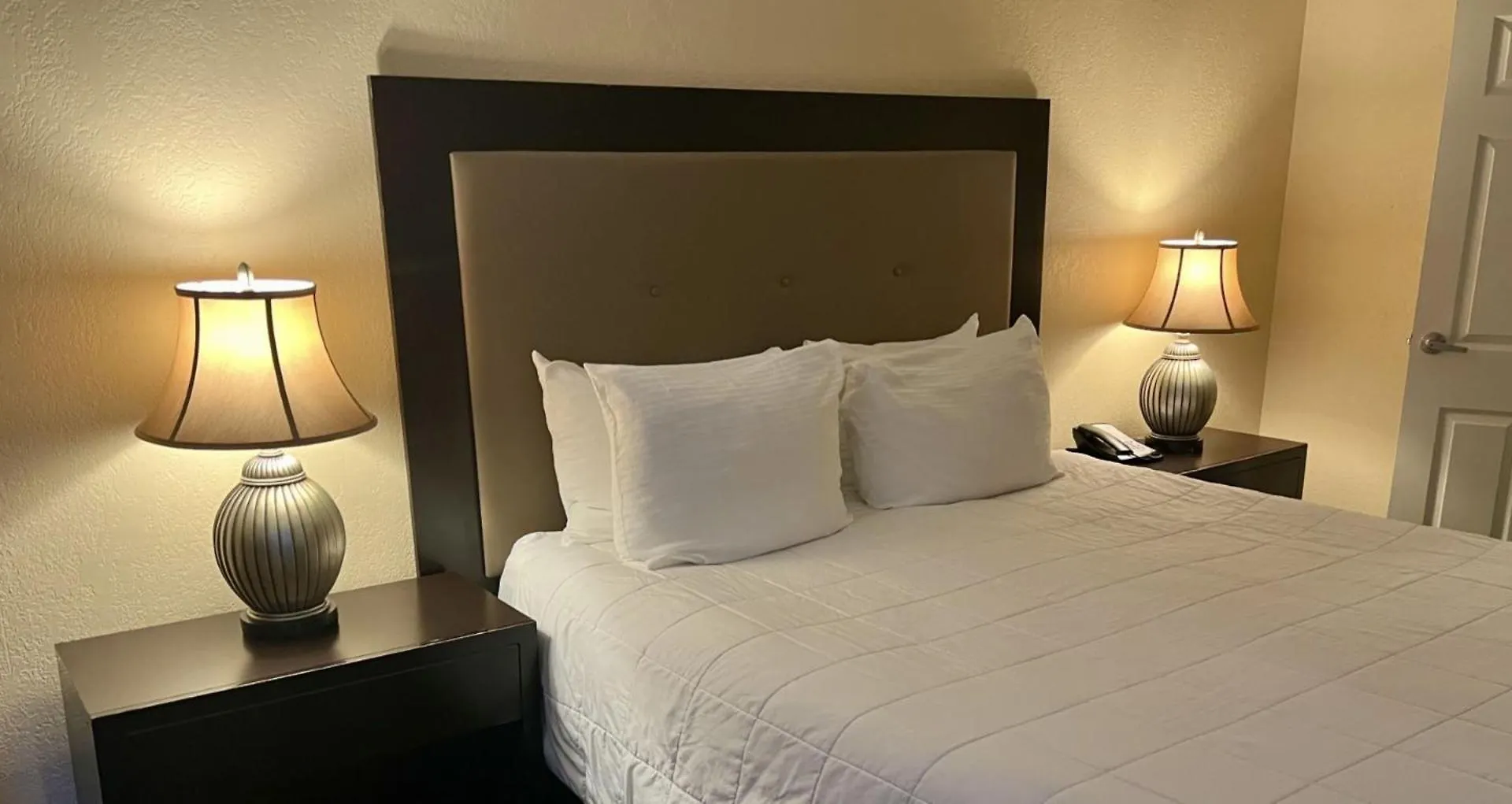 Jockey Resort Suites Center Strip Лас-Вегас 3*,  США